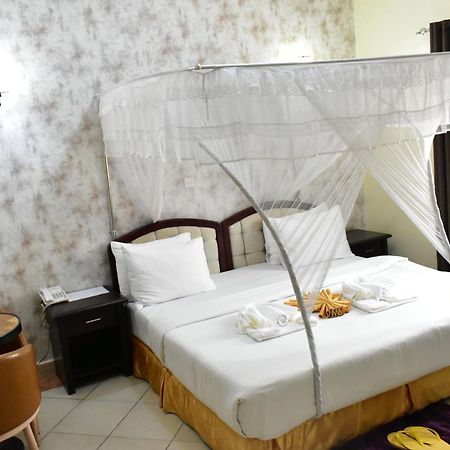 Quality Hotel Τζούμπα Εξωτερικό φωτογραφία