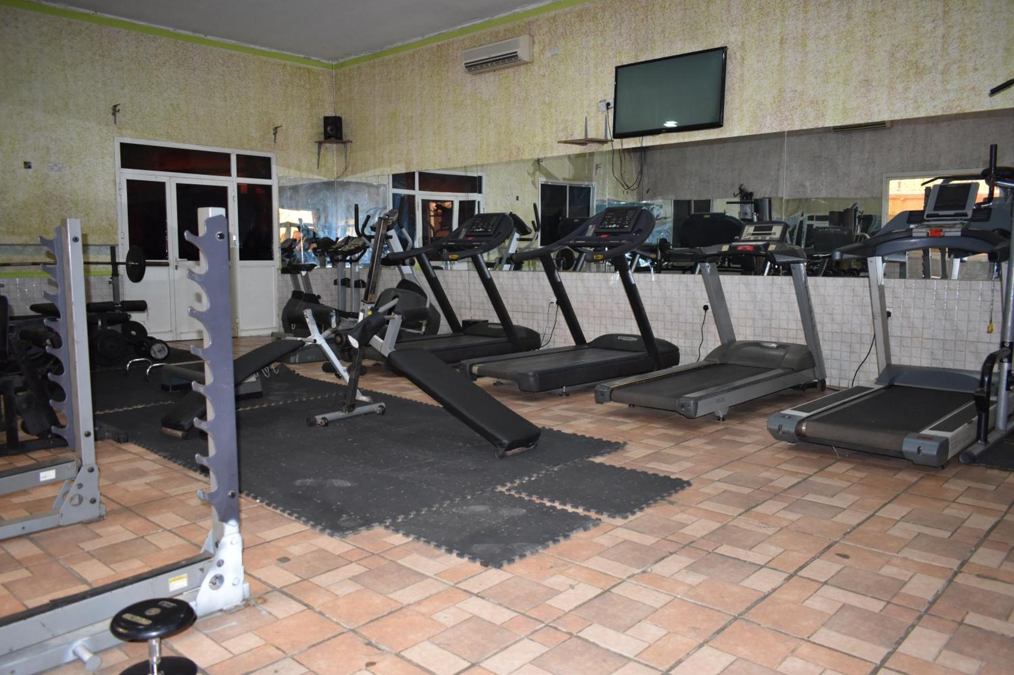 Quality Hotel Τζούμπα Εξωτερικό φωτογραφία