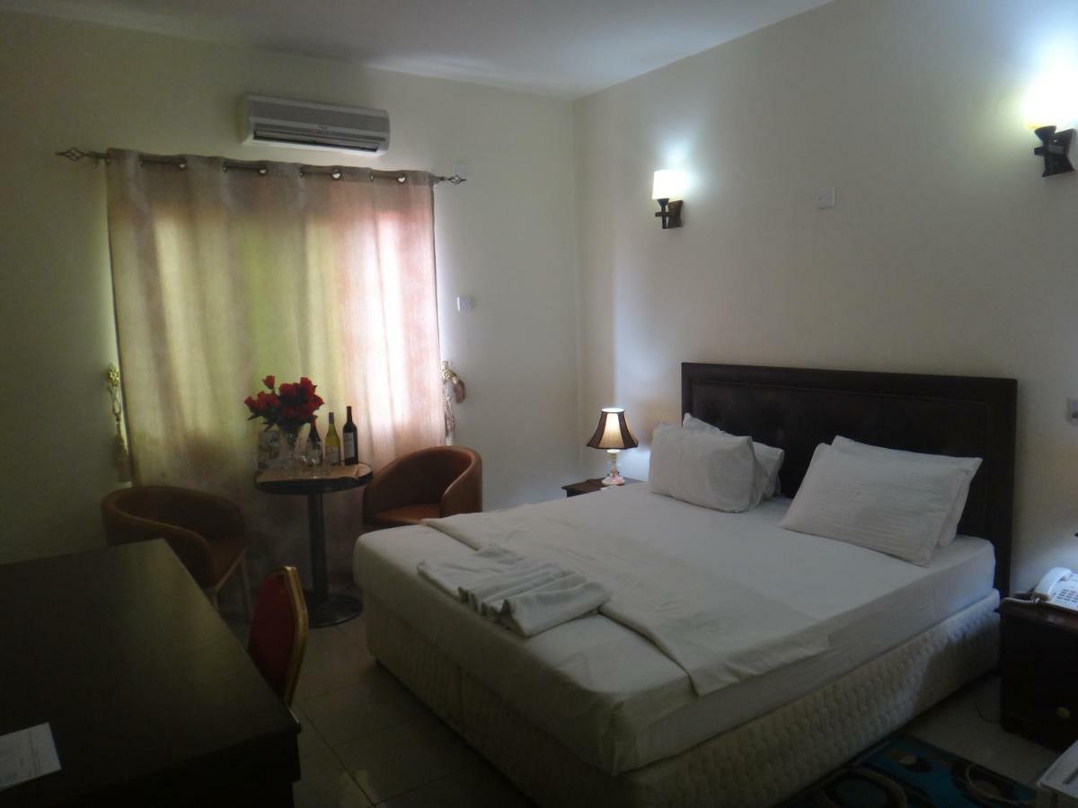 Quality Hotel Τζούμπα Εξωτερικό φωτογραφία